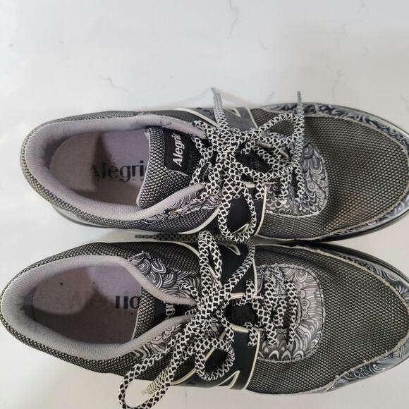 Traq by Alegria Qarma Sneaker In Wild Child Black and White Walking Snea… - Picture 11 of 15